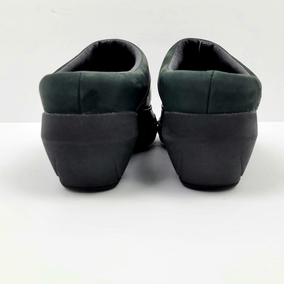 Merrell Studded Leather Clogs - Picture 5 of 11